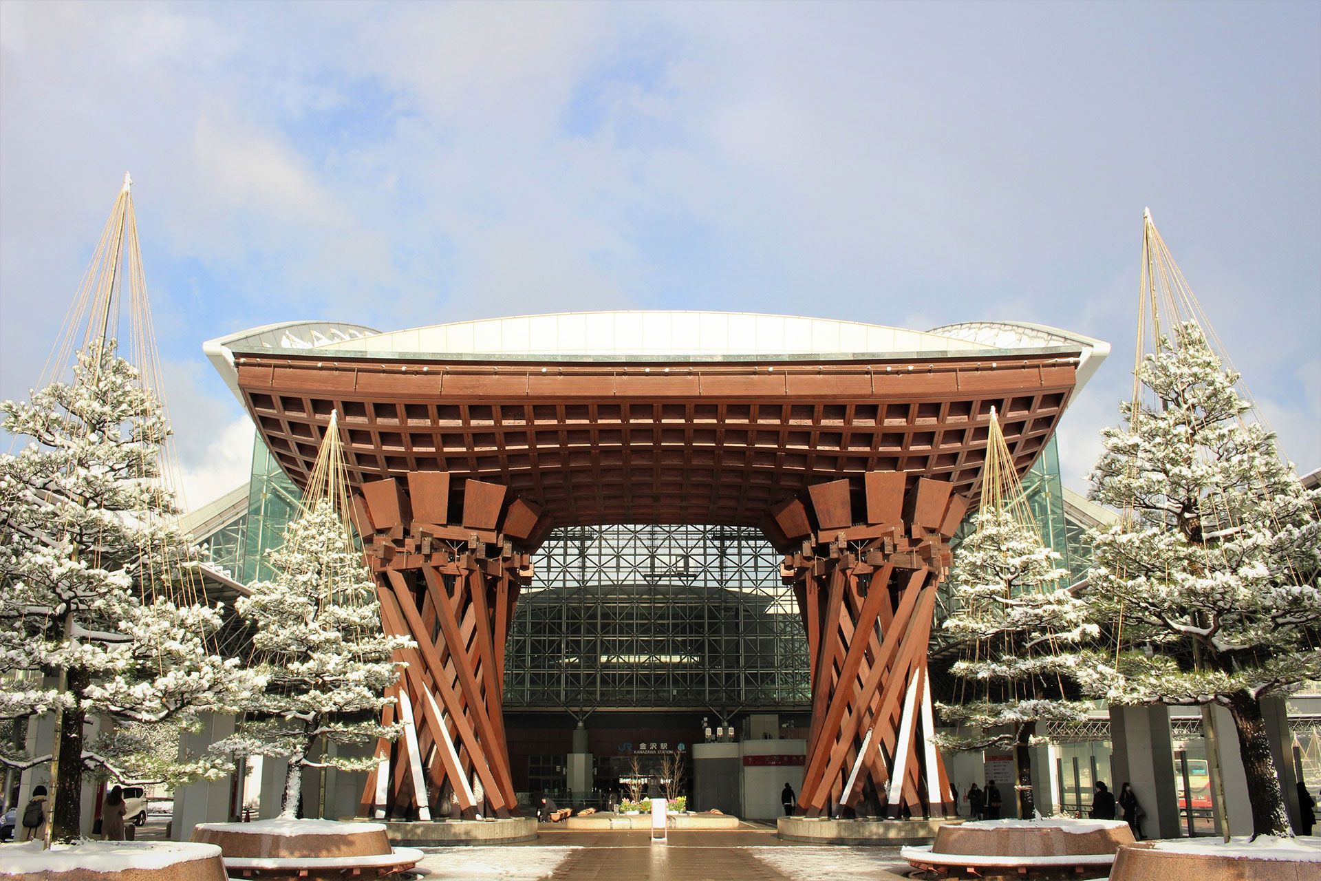【冬の金沢観光】雪景色と美食に心ときめく！女子旅のすすめ