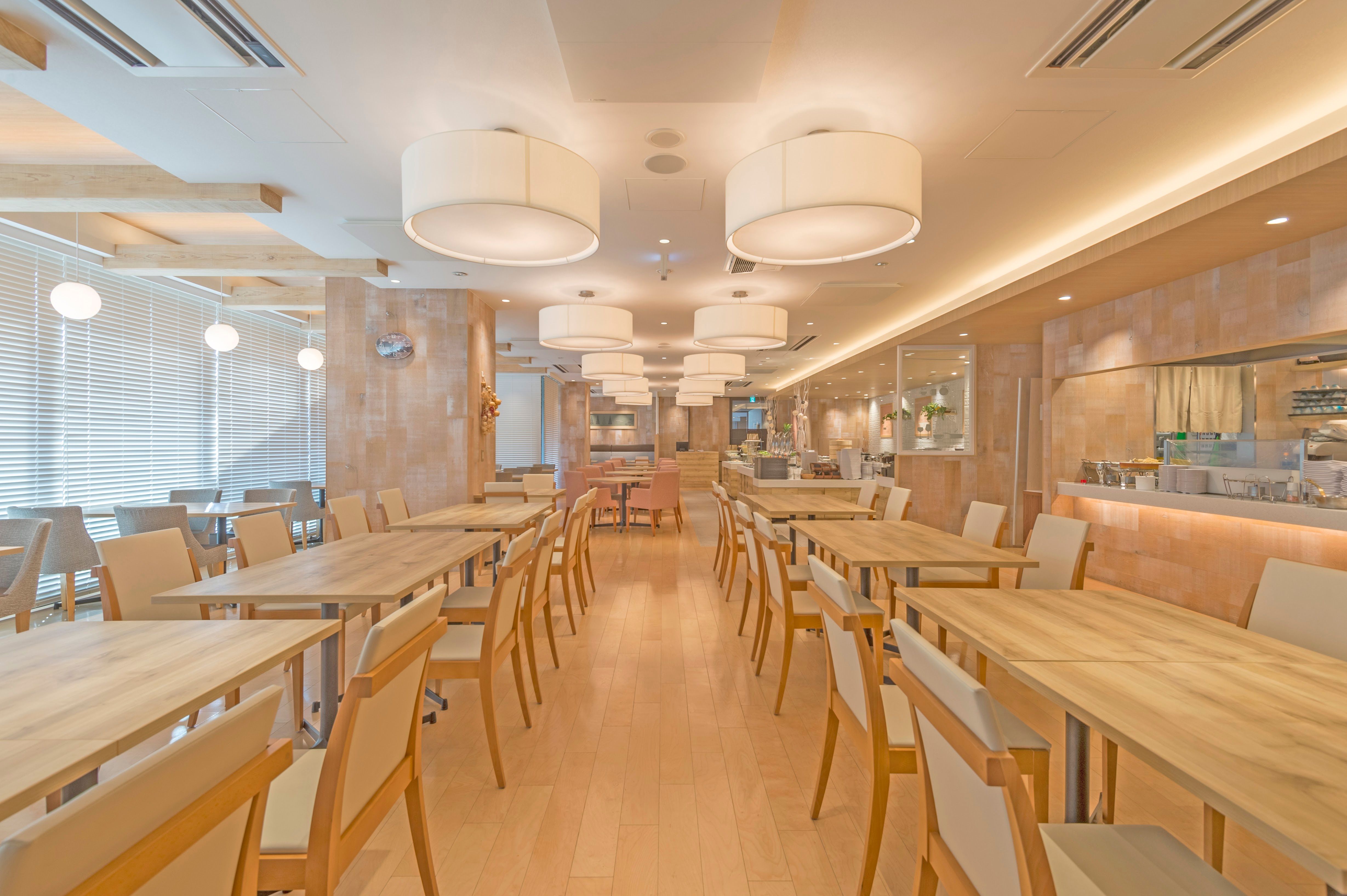 Spacious table seating with a view of the entire Restaurant