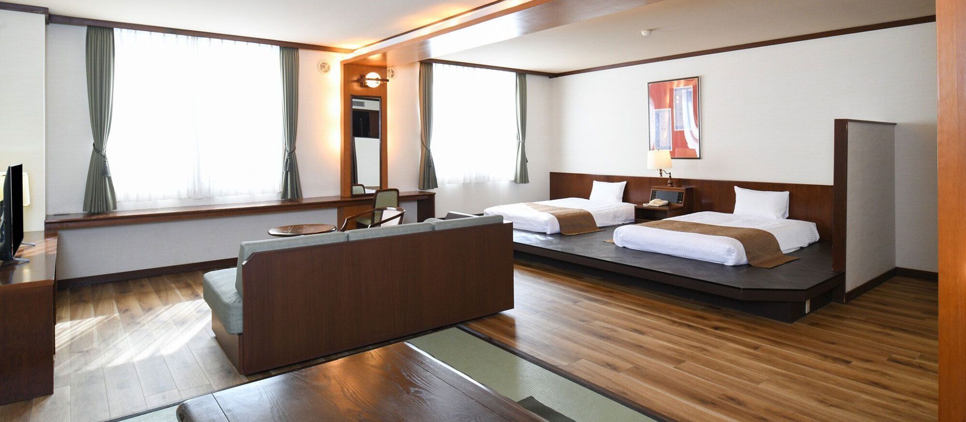 Wide Japanese-Western style room (non-smoking)