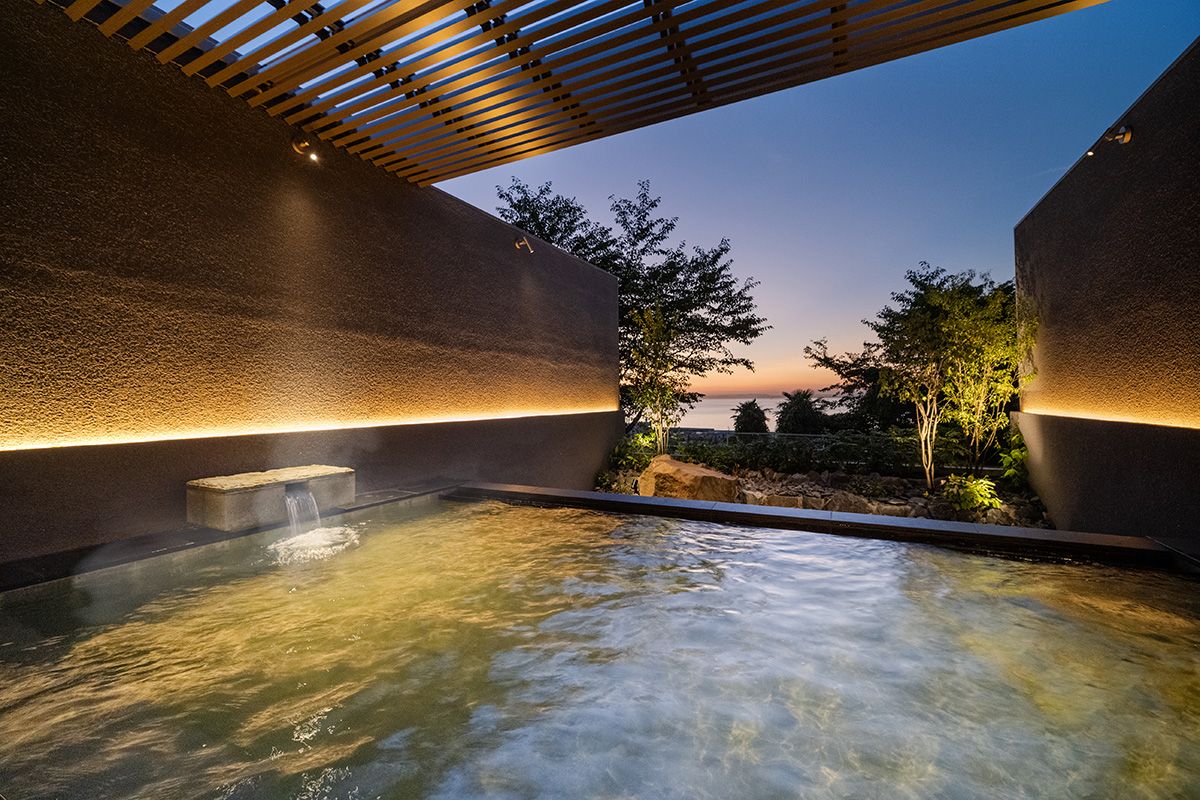 播磨灘を望む、開放感あふれる露天風呂