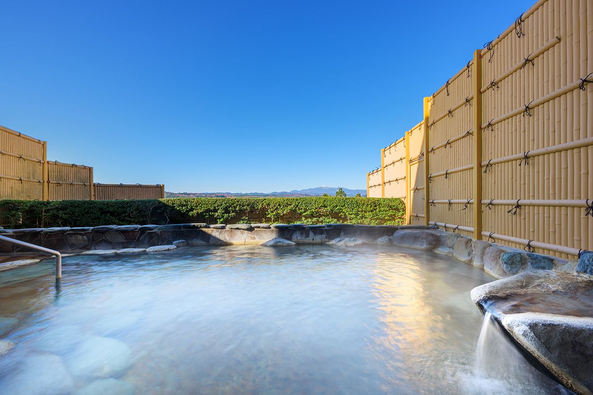 秀峰・栗駒山が一望できる絶景温泉
