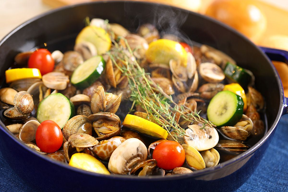 濃厚で香ばしい黒アヒージョ