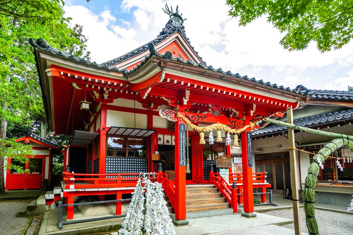 位於「金城靈澤」旁的「金澤神社」，據說是「金澤」這個地名的由來。