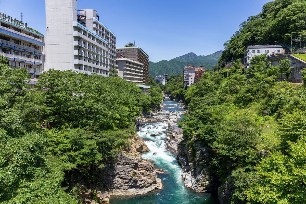 鬼怒川の流れを眼下に望む「鬼怒川温泉」