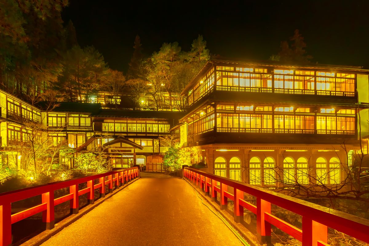 写真映えするレトロな景観が魅力の「四万温泉」
