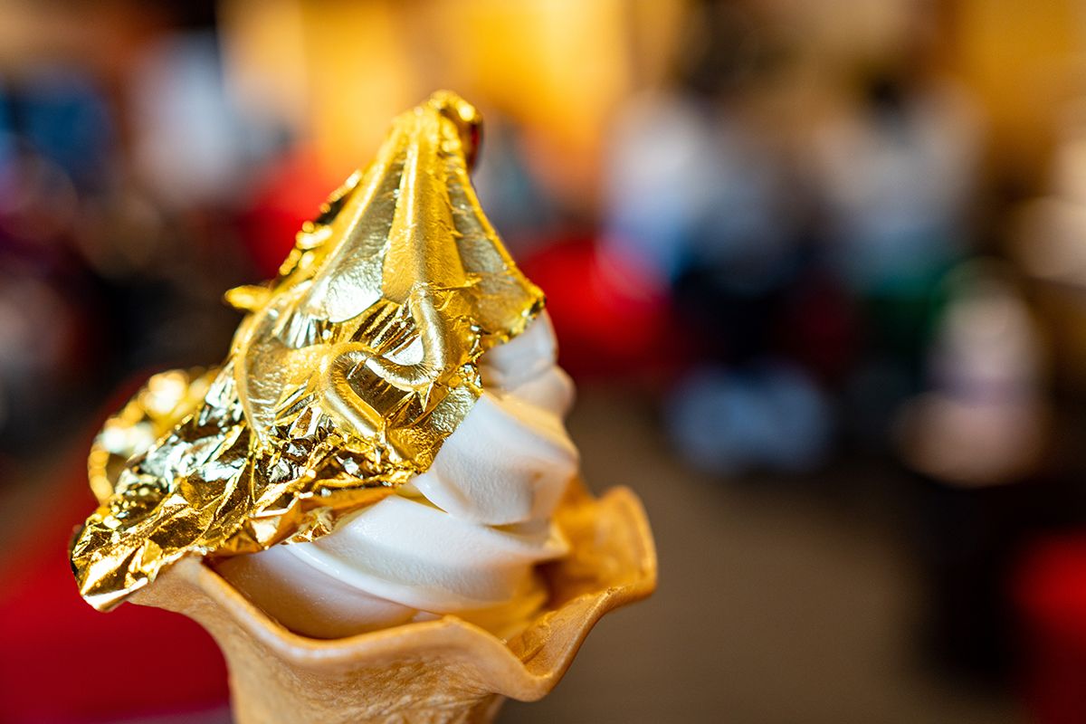 おしゃれな和カフェで過ごす、甘くて温かいひととき