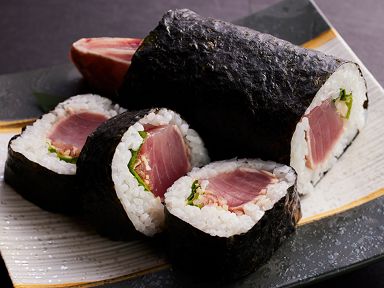 高知名物「土佐巻き」 藁焼き鰹で