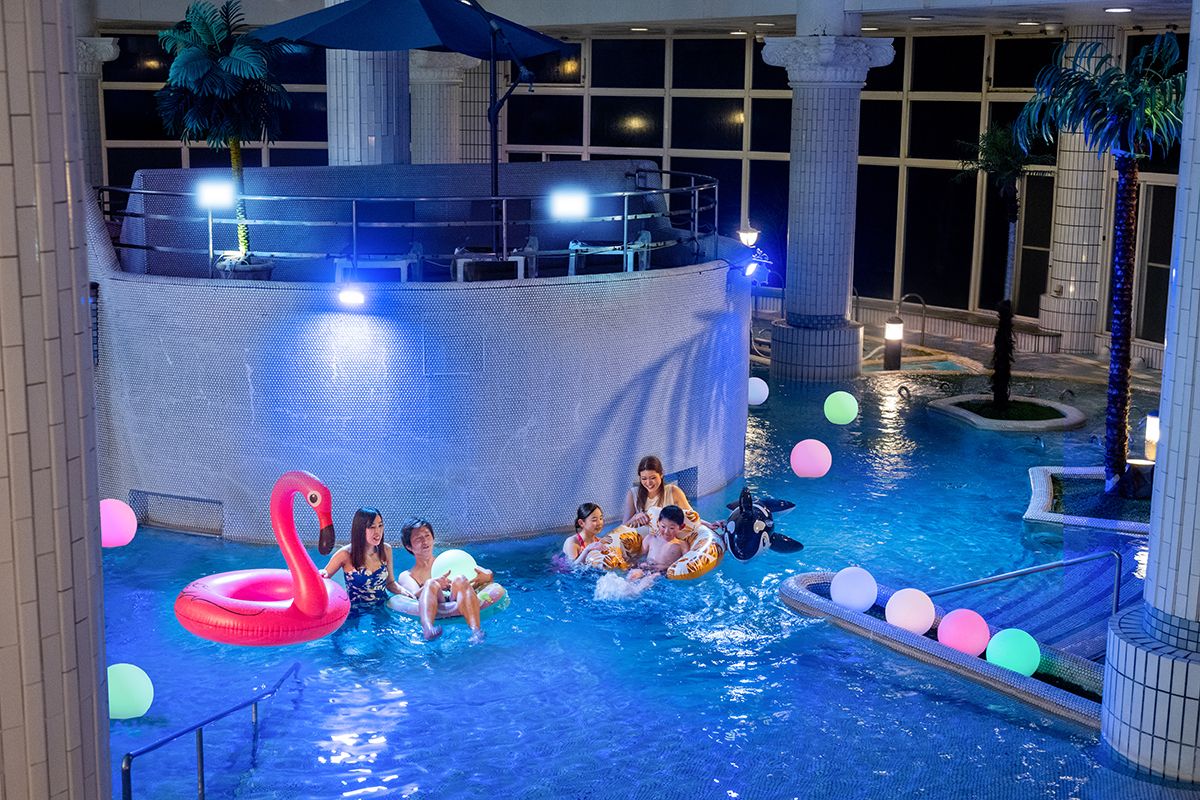 亀の井ホテル 阿蘇 パークリゾート「屋内温水プール」