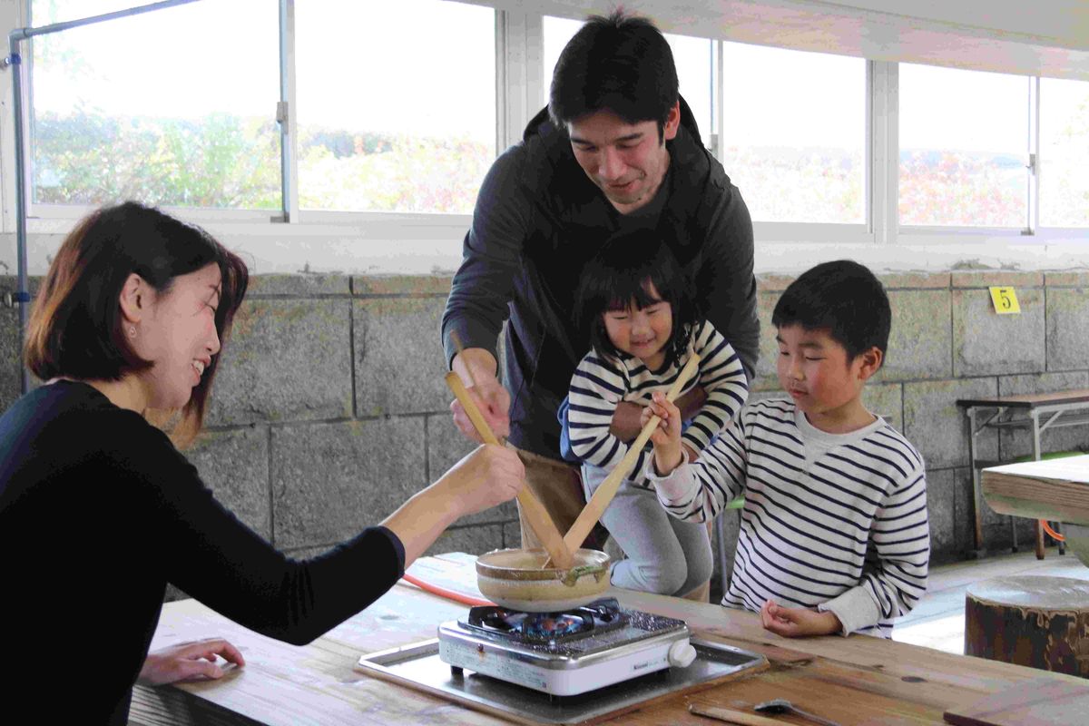 赤穂市立海洋科学館・塩の国の「塩づくり体験」