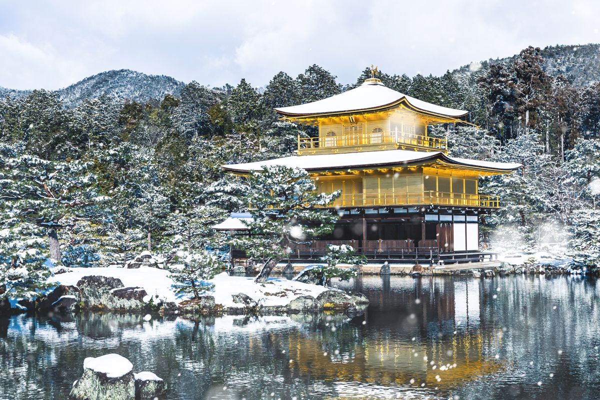 银装素裹的金阁寺